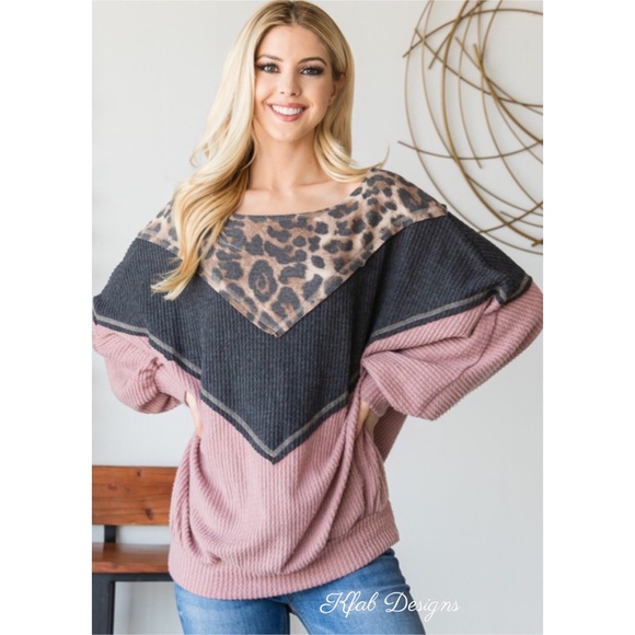 ❤️LAST 1! Color Block Leopard Waffle Knit Top! - Picture 2 of 7